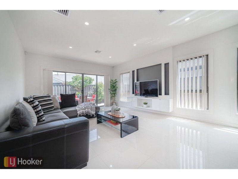18 Calibre Avenue, Craigieburn VIC 3064