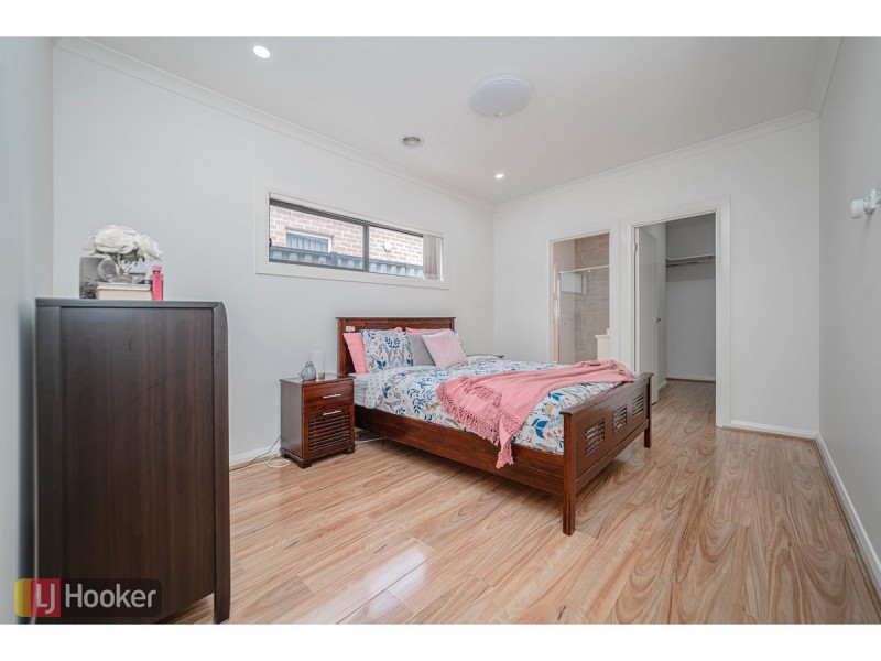 18 Calibre Avenue, Craigieburn VIC 3064