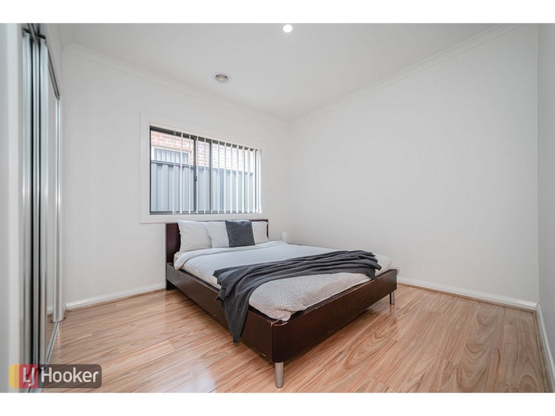 18 Calibre Avenue, Craigieburn VIC 3064