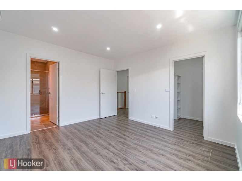 1-5/65 Dawnview Crescent, Roxburgh Park VIC 3064