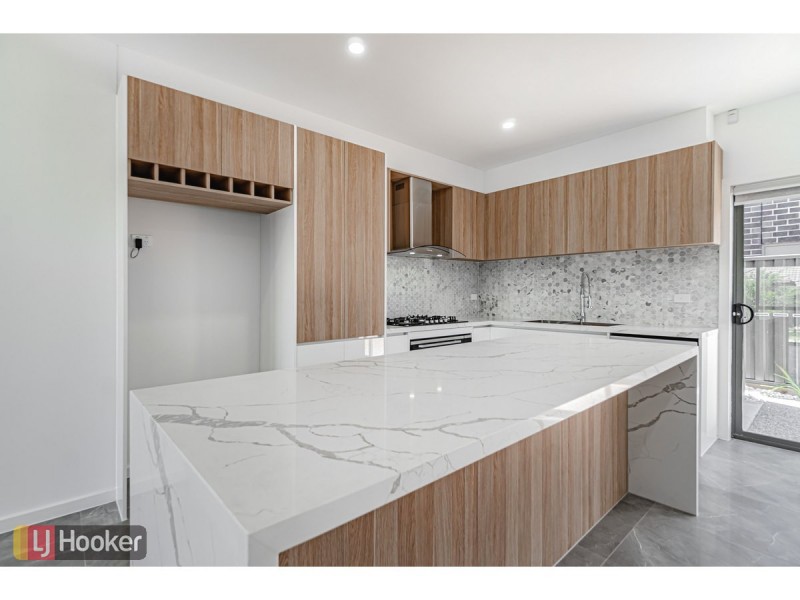 1-5/65 Dawnview Crescent, Roxburgh Park VIC 3064