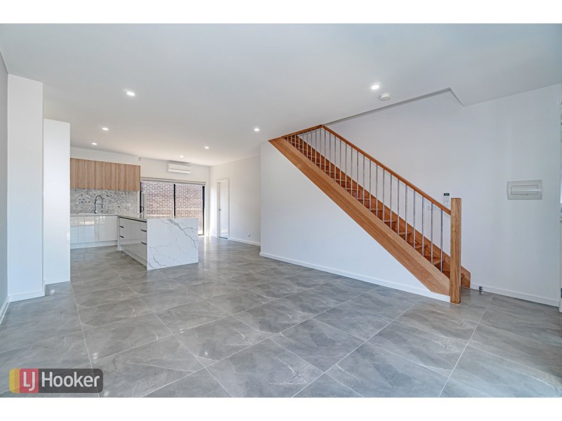 1-5/65 Dawnview Crescent, Roxburgh Park VIC 3064