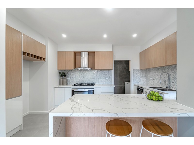 1-5/65 Dawnview Crescent, Roxburgh Park VIC 3064