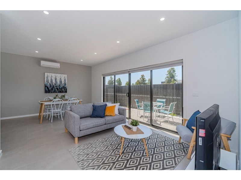 1-5/65 Dawnview Crescent, Roxburgh Park VIC 3064