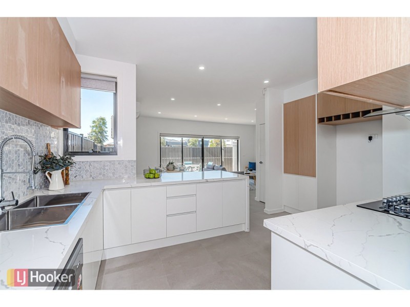 Lot 4/65 Dawnview Crescent, Roxburgh Park VIC 3064