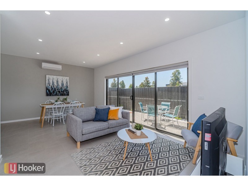 Lot 4/65 Dawnview Crescent, Roxburgh Park VIC 3064