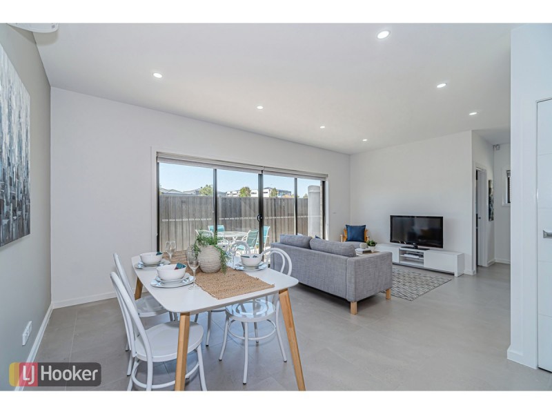 Lot 4/65 Dawnview Crescent, Roxburgh Park VIC 3064
