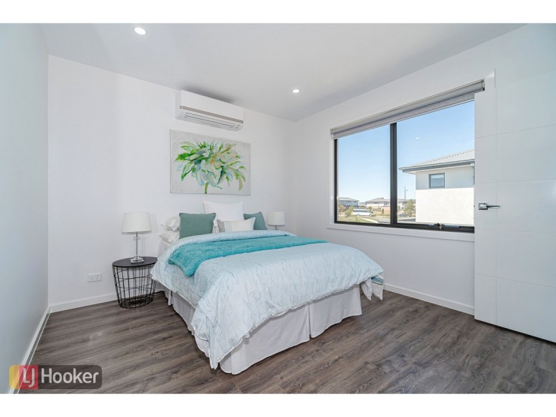 Lot 4/65 Dawnview Crescent, Roxburgh Park VIC 3064