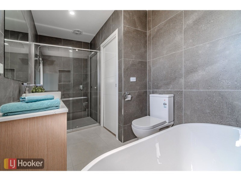 Lot 4/65 Dawnview Crescent, Roxburgh Park VIC 3064