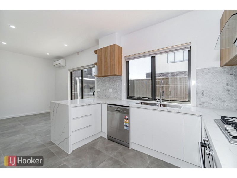 Lot 2/65 Dawnview Crescent, Roxburgh Park VIC 3064