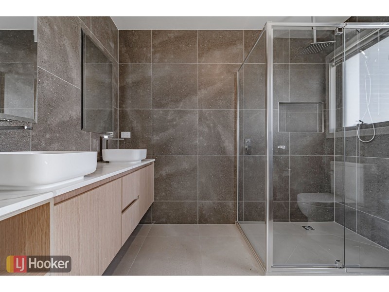 Lot 5/65 Dawnview Crescent, Roxburgh Park VIC 3064