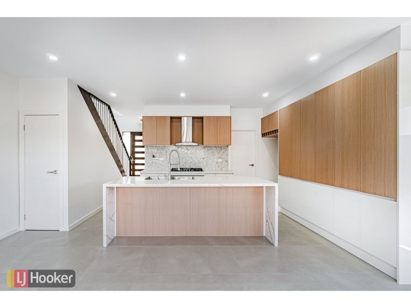 Lot 5/65 Dawnview Crescent, Roxburgh Park VIC 3064