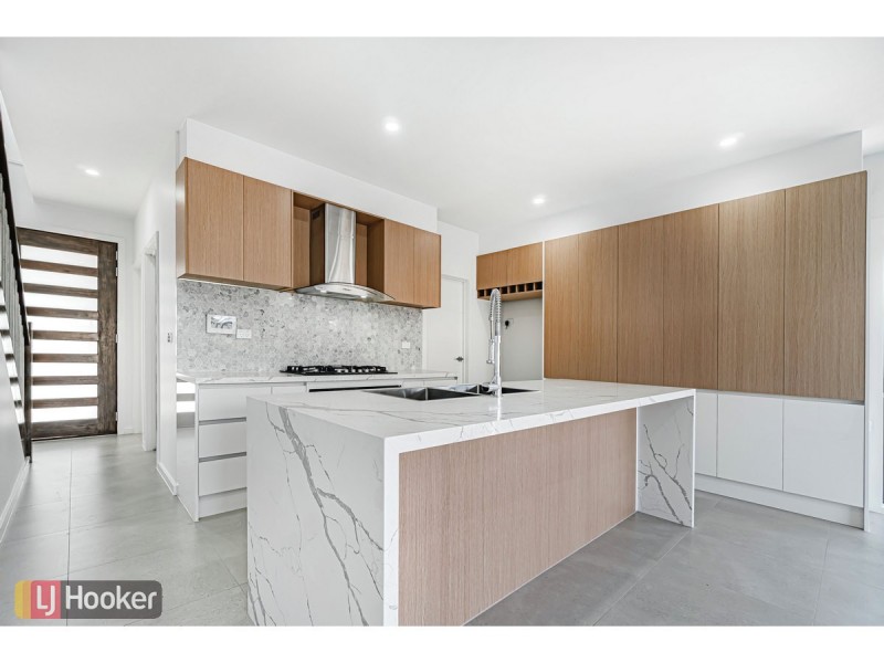 Lot 5/65 Dawnview Crescent, Roxburgh Park VIC 3064