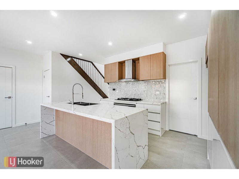 Lot 5/65 Dawnview Crescent, Roxburgh Park VIC 3064