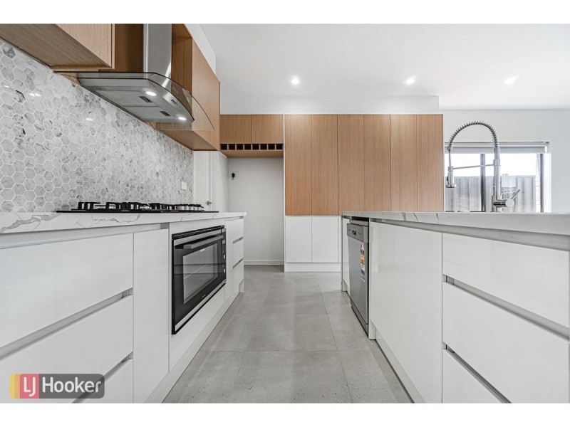 Lot 5/65 Dawnview Crescent, Roxburgh Park VIC 3064