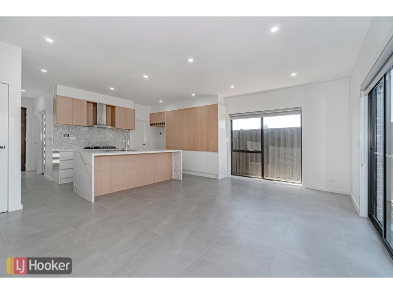 Lot 5/65 Dawnview Crescent, Roxburgh Park VIC 3064