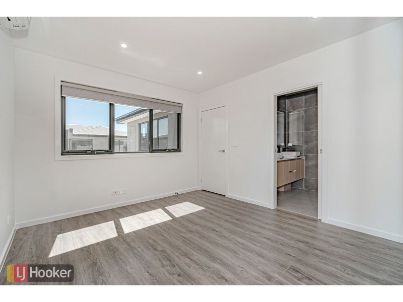 Lot 5/65 Dawnview Crescent, Roxburgh Park VIC 3064