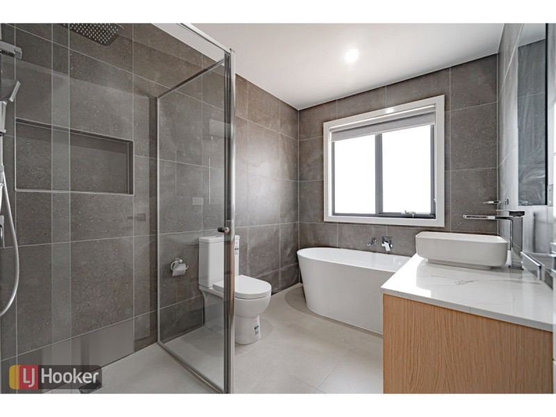 Lot 5/65 Dawnview Crescent, Roxburgh Park VIC 3064