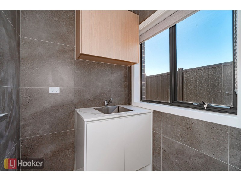 Lot 5/65 Dawnview Crescent, Roxburgh Park VIC 3064