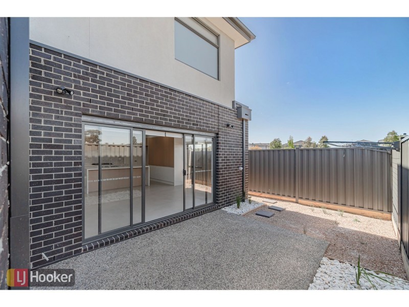 Lot 5/65 Dawnview Crescent, Roxburgh Park VIC 3064