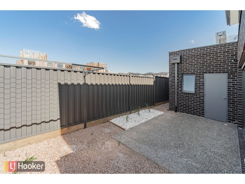 Lot 5/65 Dawnview Crescent, Roxburgh Park VIC 3064