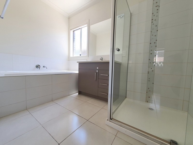 121 Moor Park Drive, Craigieburn VIC 3064