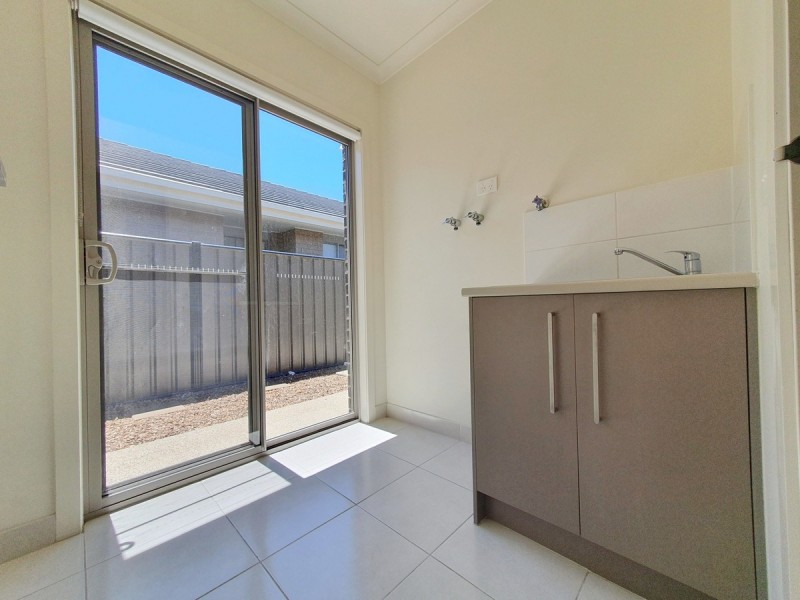 121 Moor Park Drive, Craigieburn VIC 3064