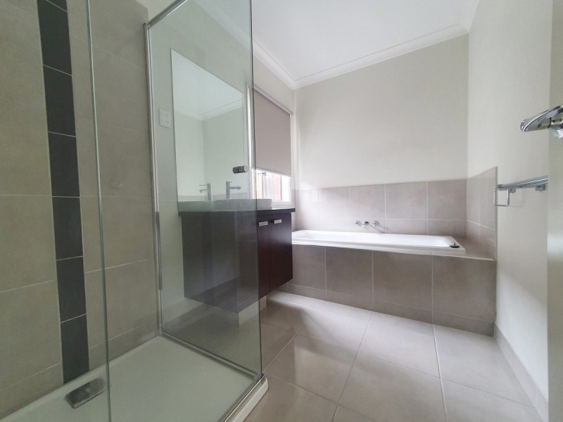 6 Martinshaw Road, Mickleham VIC 3064