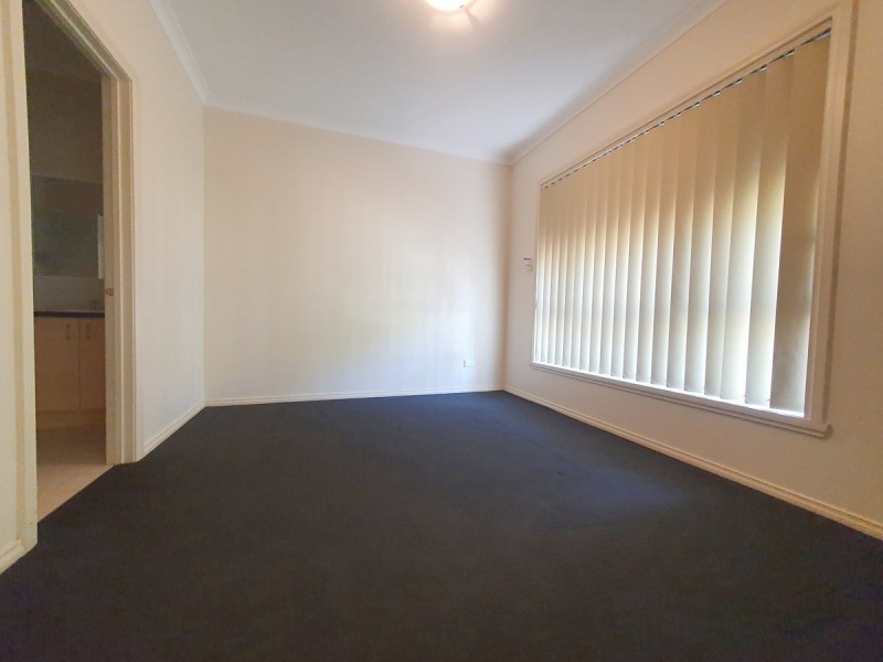 5 Shannon Grove, Roxburgh Park VIC 3064