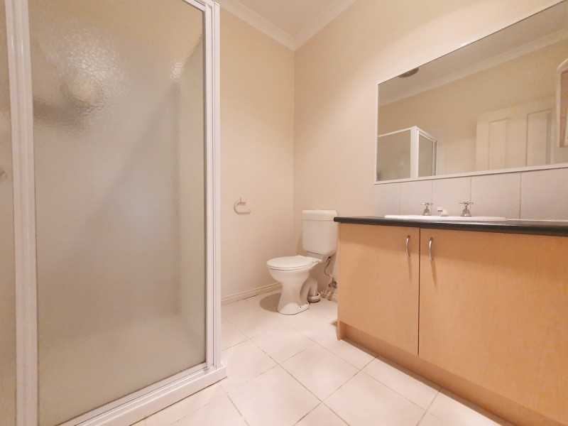 5 Shannon Grove, Roxburgh Park VIC 3064