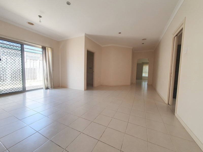 5 Shannon Grove, Roxburgh Park VIC 3064