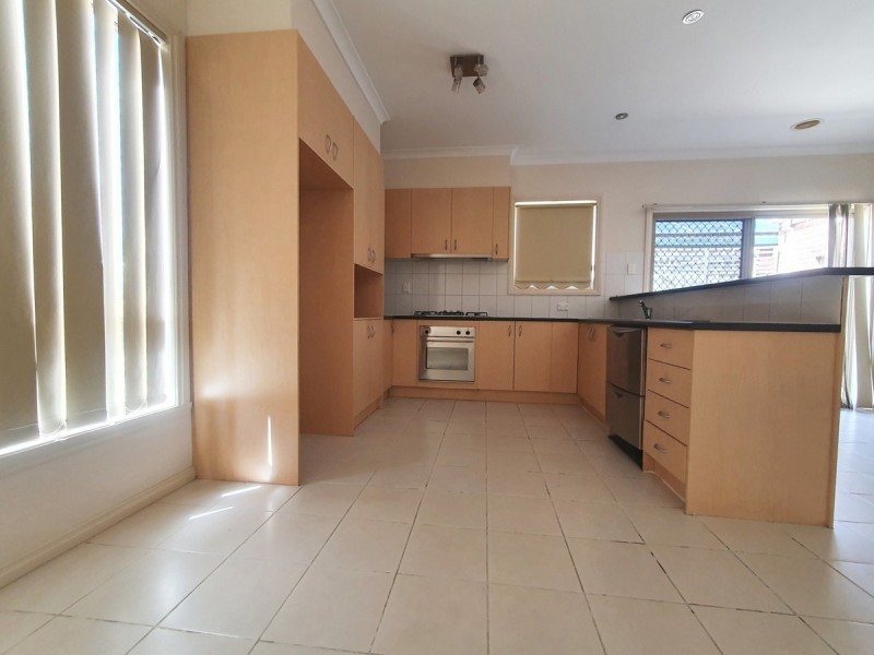 5 Shannon Grove, Roxburgh Park VIC 3064