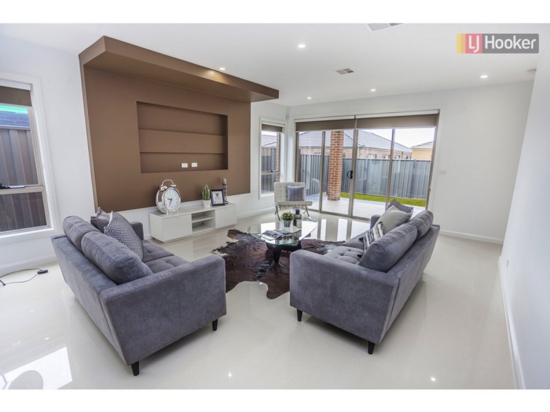 23 Emblem Way, Craigieburn VIC 3064