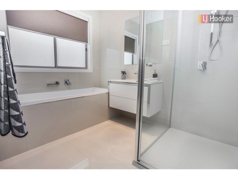 23 Emblem Way, Craigieburn VIC 3064