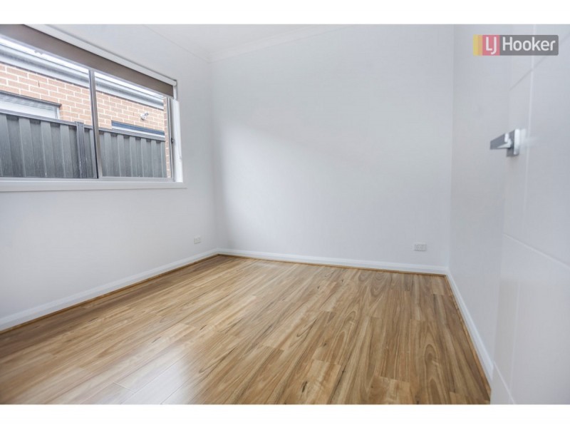 23 Emblem Way, Craigieburn VIC 3064