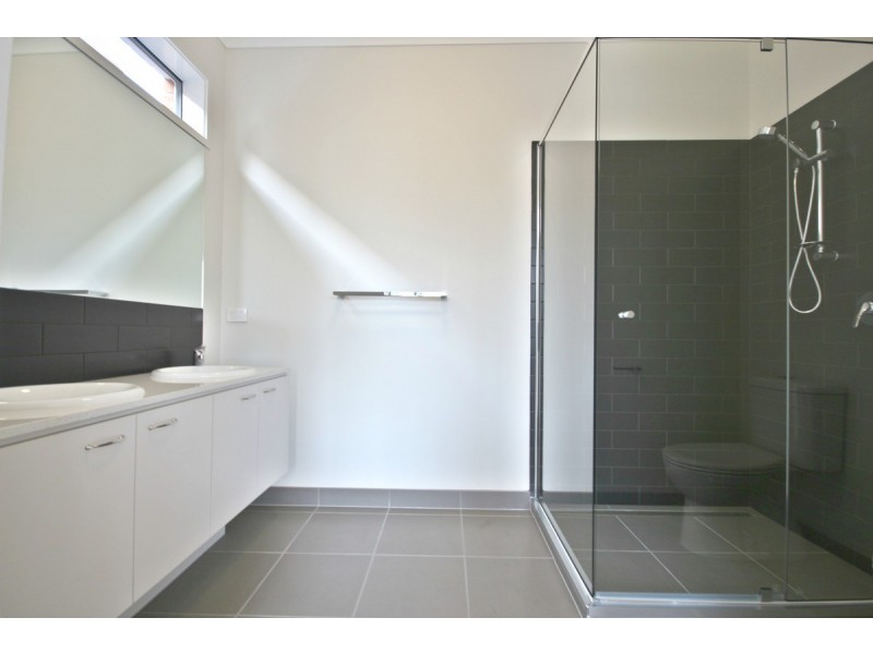 6 Waterlily Circuit, Craigieburn VIC 3064