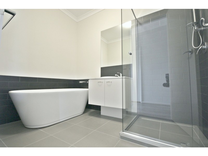 6 Waterlily Circuit, Craigieburn VIC 3064