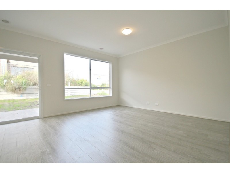 6 Waterlily Circuit, Craigieburn VIC 3064