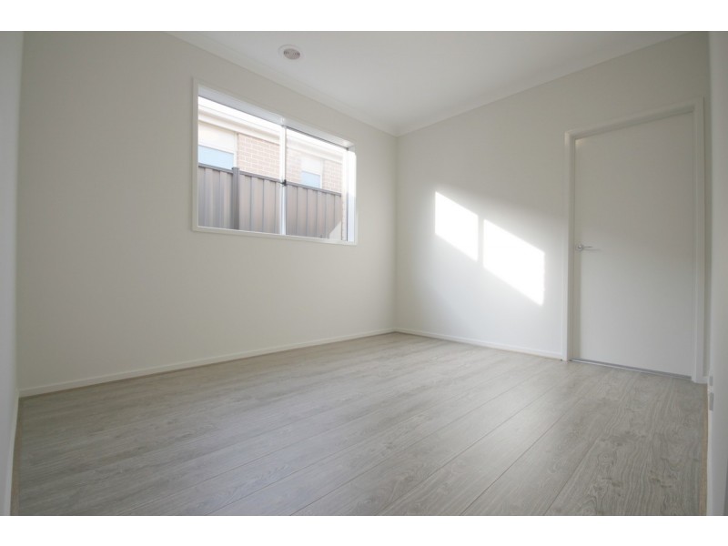 6 Waterlily Circuit, Craigieburn VIC 3064