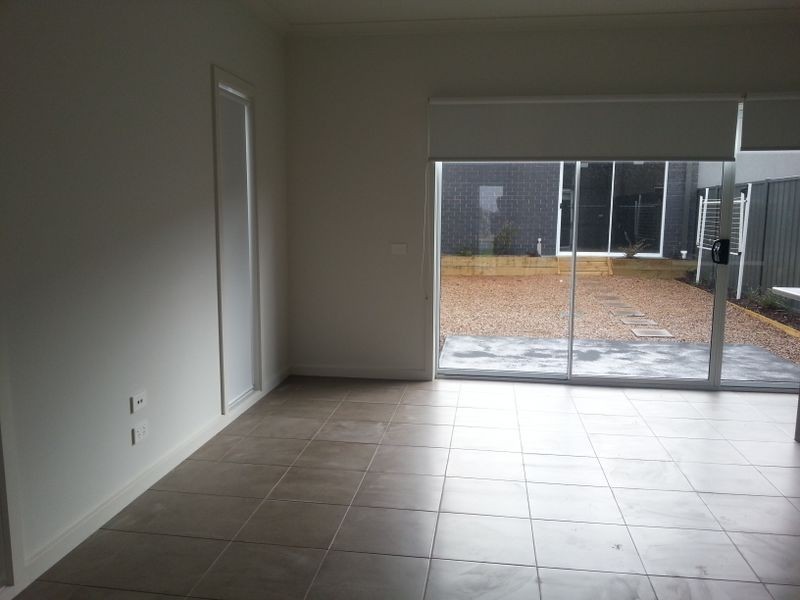 37 Kirkstead Grove, Craigieburn VIC 3064