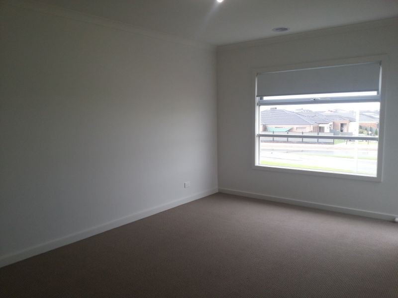 37 Kirkstead Grove, Craigieburn VIC 3064