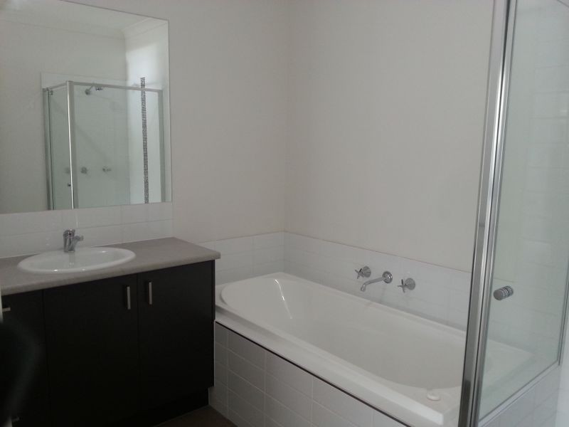 37 Kirkstead Grove, Craigieburn VIC 3064