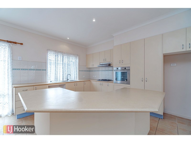 12 Creighton Way, Craigieburn VIC 3064
