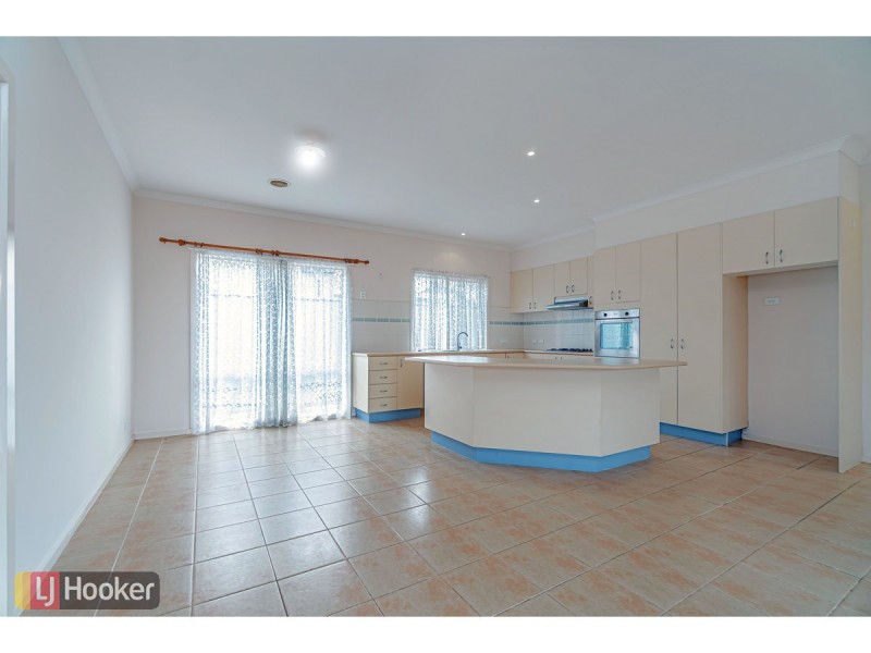 12 Creighton Way, Craigieburn VIC 3064