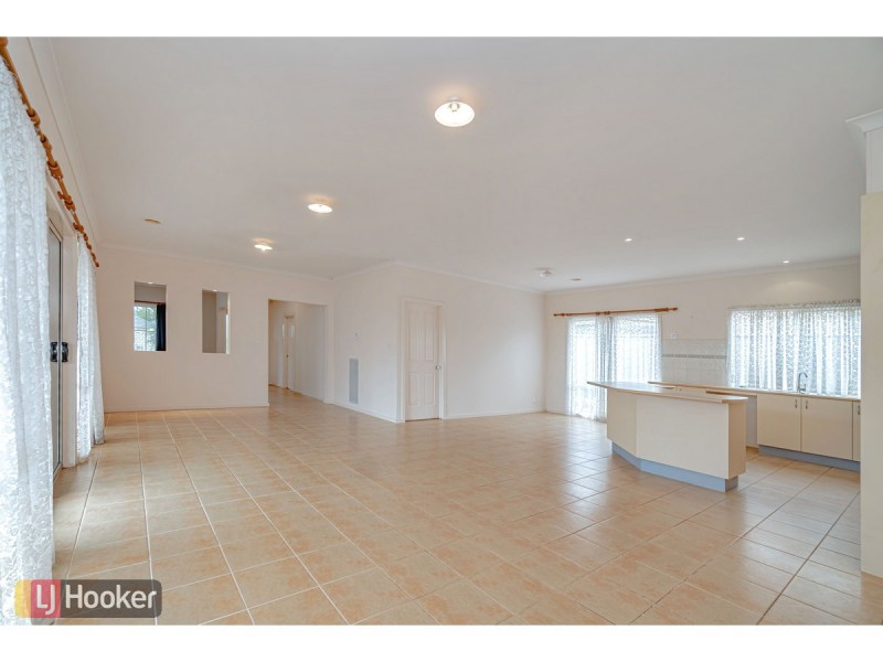 12 Creighton Way, Craigieburn VIC 3064