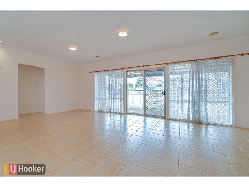 12 Creighton Way, Craigieburn VIC 3064
