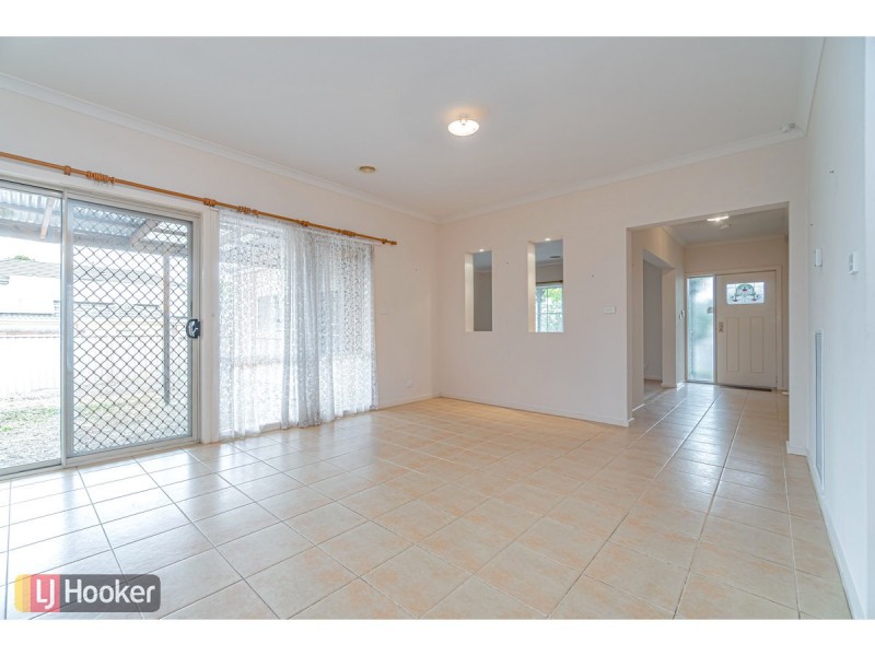 12 Creighton Way, Craigieburn VIC 3064