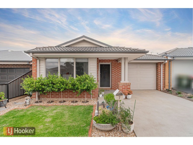 7 Tarrion Rise, Craigieburn VIC 3064