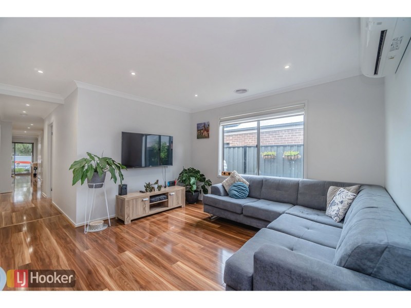 7 Tarrion Rise, Craigieburn VIC 3064