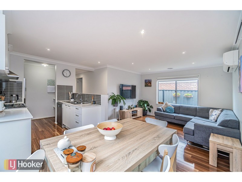 7 Tarrion Rise, Craigieburn VIC 3064